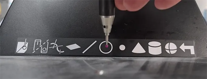 Measuring-software-functions-can-be-selected-by-hovering-the-probe-over-the-Measurement-Feature-Panel